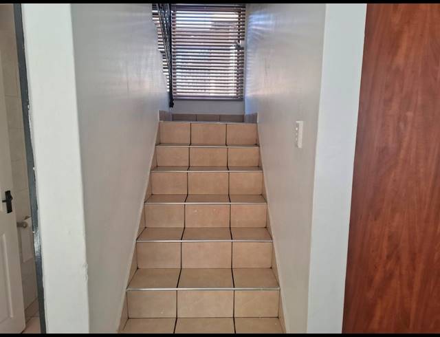 3 BEDROOM SECTIONAL TITLE FOR SALE IN GREENHILLS